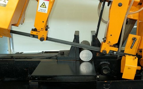 梅县数控带锯床自动送料精度会出现偏差吗？