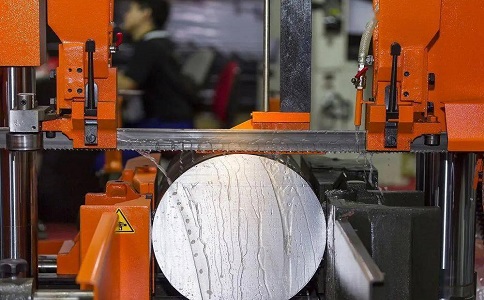 梅县立式金属带锯床切削出现跑带故障解决方法！